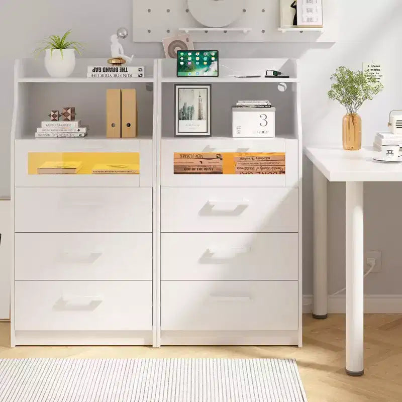 Comodino a 4 cassetti bianco con luci LED e stazione di ricarica, per 1 persona