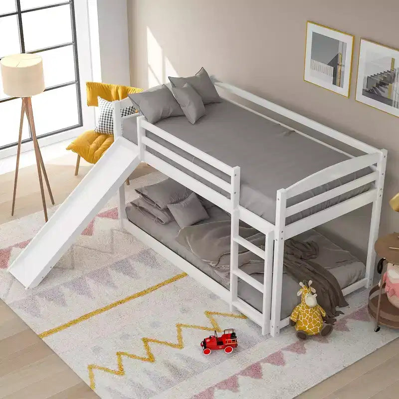 Letto a castello basso singolo/singolo grigio/bianco con scivolo e scaletta, 2 posti letto